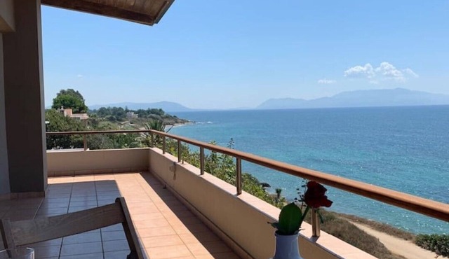 360º suite with endless views to the Ionian Sea