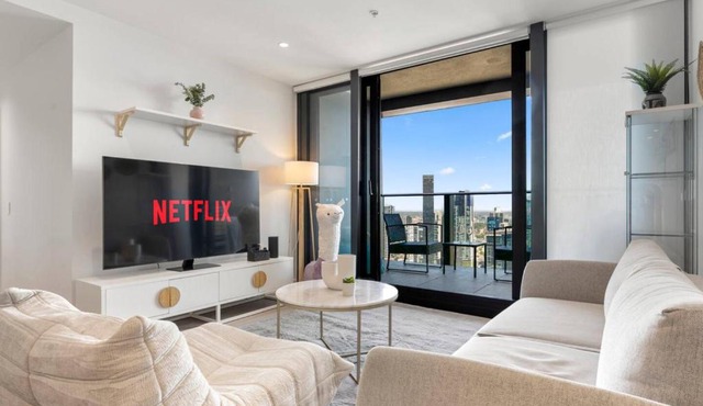 39th floor luxurious spacious apartment