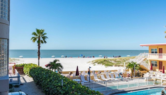 3b 3b Beach View Balcony 1500 sq ft Crimson #103