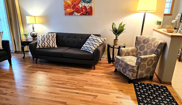 3B Spacious Home+ Free Parking near Chicago O'Hare