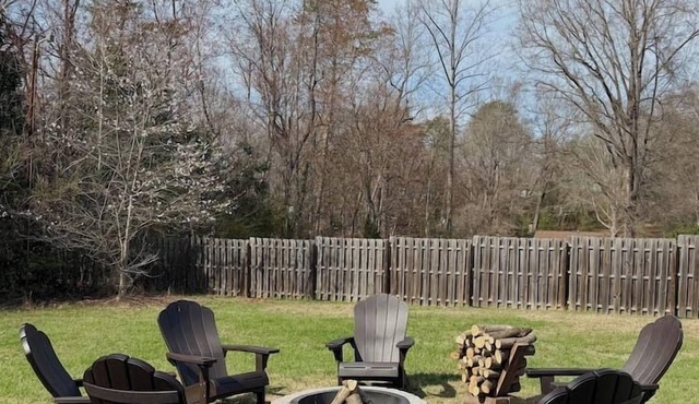 3bd/1bth Hidden Gem, Fast Wifi, Outdoor Space