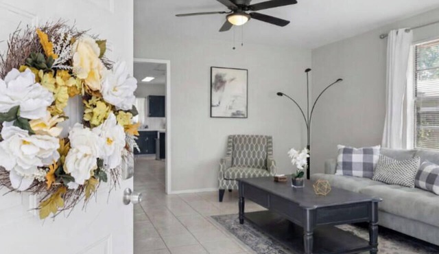 3BD/2BA Crew Ready for Goodnight Campus, 35mi from Claude w/Blackouts, 1G WiFi