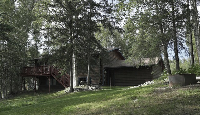 3BD/2BA Hideaway Cabin-Style Escape in the Heart of Alaska
