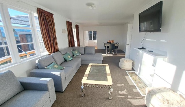 3bdrm plus Sleepot Home,
