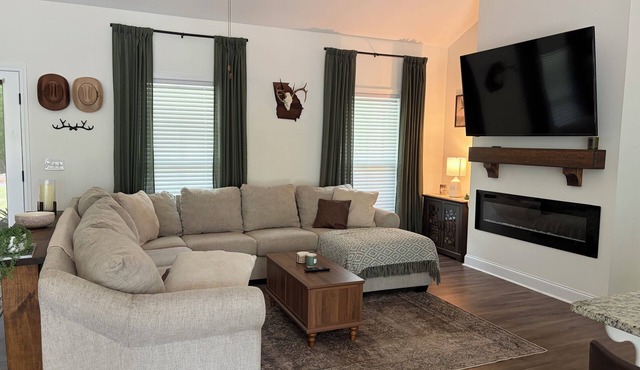3bed/2bath Lake Front Home Available for Masters