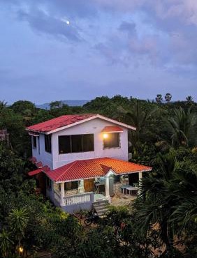 3BHK Casa Athavan with Shared Pool 10 mins Awas Beach