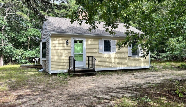 3BR/1BA Eastham cottage w/backyard, A/C & WiFi