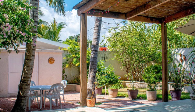 3BR, 3Bath - Steps from the beach!