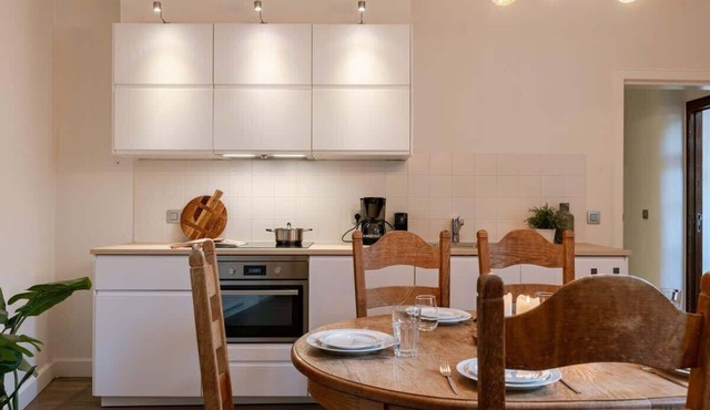 3BR apartment w/kitchen