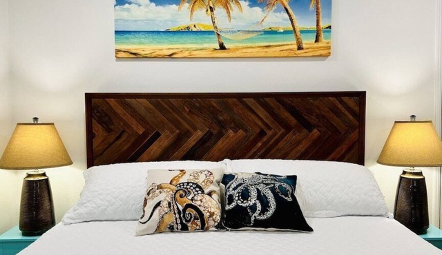 3BR Beachy Condo | Blocks to Beach | Gated Parking