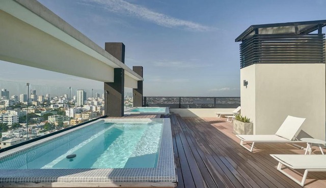 3Br Elegant Spot Downtownsd Familypool