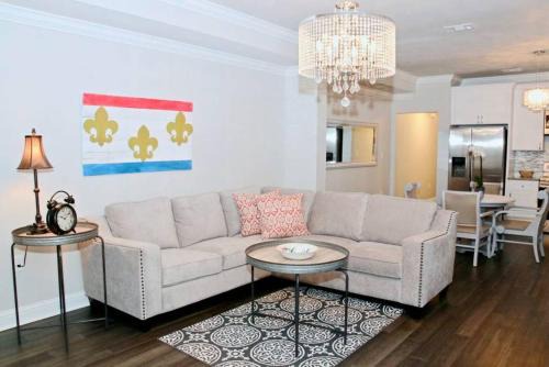 3BR escape w kitchen & workspace