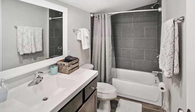 3BR Lake House ★ New Remodel ★ On Long Lake