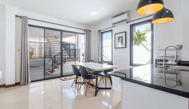 3BR Pool Villa Near Boat Avenue V303
