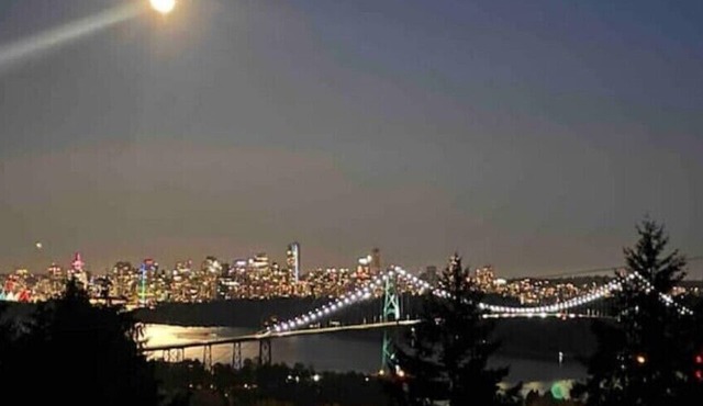 3BR Private Suite · West Vancouver · Landmark View · Prime Location