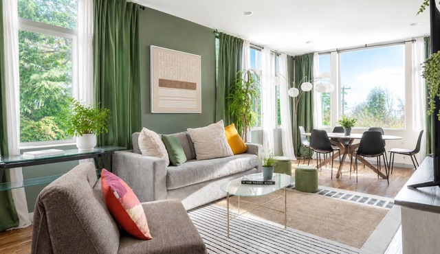 3BR | Rooftop&Yard | West Seattle | Sophari Home A
