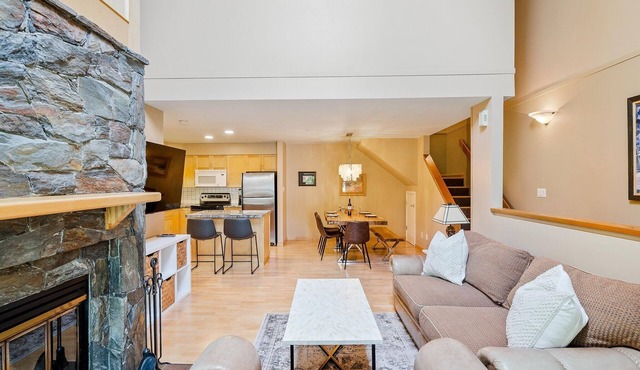 3BR Spacious Townhome | Private Bike Storage | Ski Home