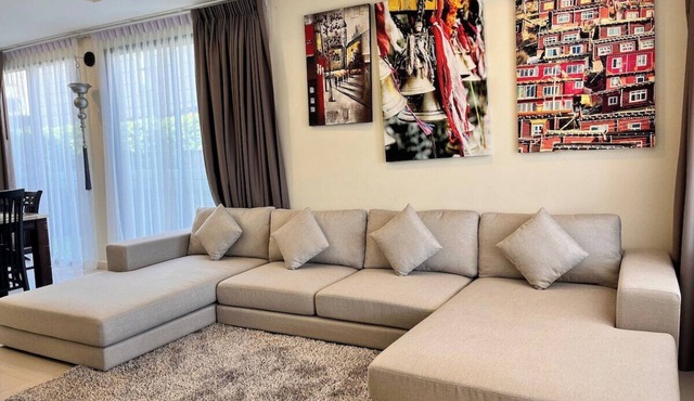 3BR Townhouse with Jacuzzi & Lake View |CapitalPro