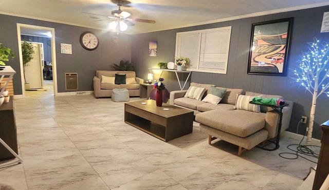 3BR with Fireplace, Smart TV , Near BMW & GSP