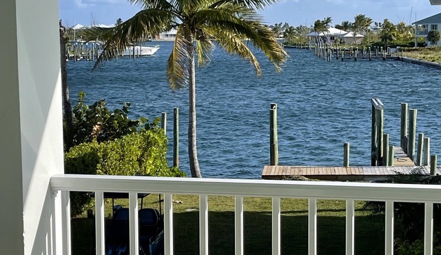 3BR with pool, cabana and private 35' boat slip/water filter sys. & generator