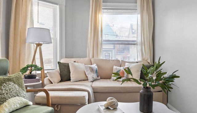 3BR2BATH Lux Home in Somerville