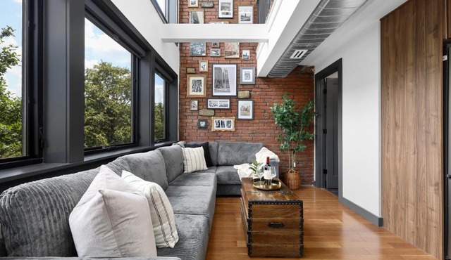 3BR3Bth Penthouse 2 Parking Spaces TD MIT Harvard