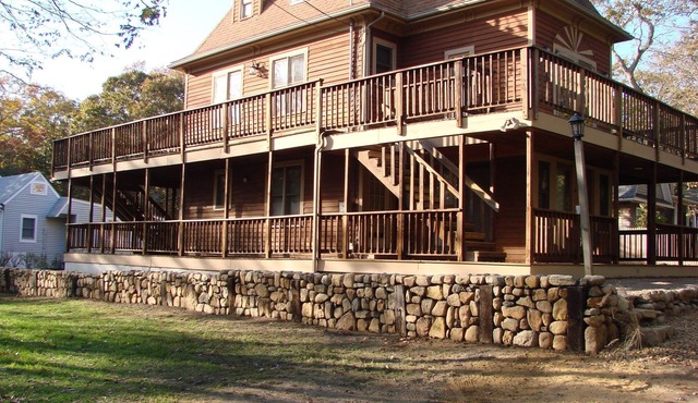 3rd Floor apt w/kitchenette + W/D & Private Entry + Walk to Beach