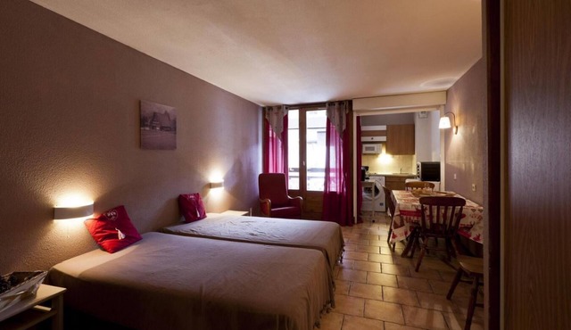 3rd floor, balcony, tv, ski locker, 28m², Brides Les Bains
