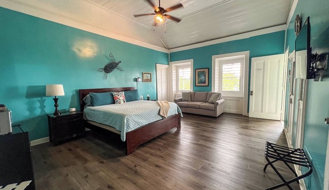 3rd floor unit with Picturesque Ocean View and outdoor seating!