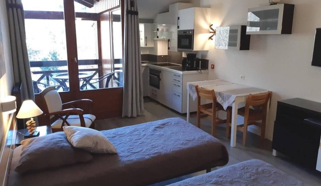 3rd floor, view mountain, balcony, tv, ski locker, 28m², Brides Les Bains
