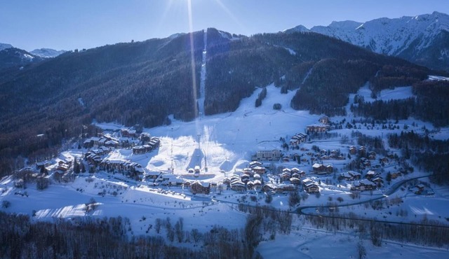 3rd floor, view mountain, balcony, parking, tv, ski locker, 123m², Montalbert