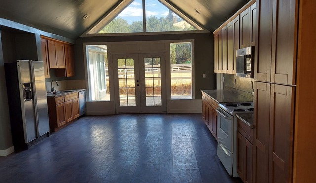 4/2 CUPERTINO HOUSE IN WILDERNESS SETTING