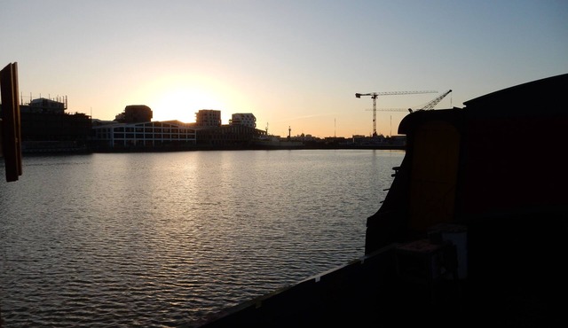 4 adjoining or interconnecting apartments on a barge