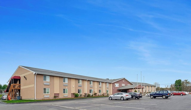 4 Affordable Units Near Capron Park Zoo, Comes with FREE Parking and Breakfast!