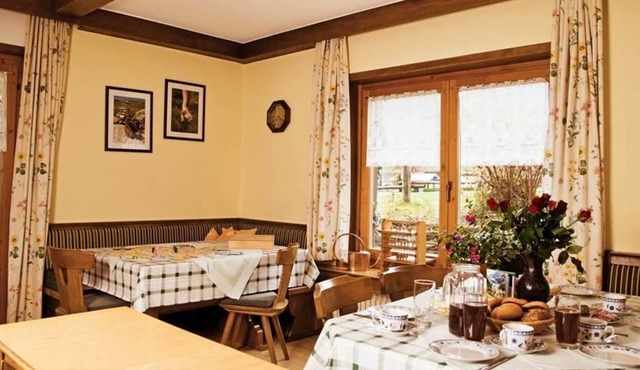 4-Bedroom Marmot Apartment - National Park, Apartments