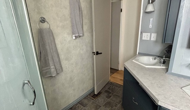 4 bd 10 min to Downtown W D