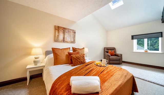 4 Bdr House with TV, Wifi, near Thetford town