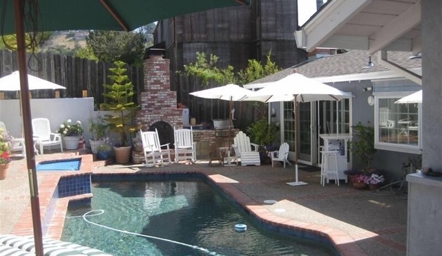 4 Bdrm Home- Great Outdoor Space-Perfect for Family Gatherings