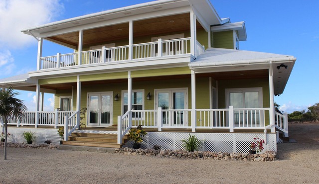 4 Bdrm House with Amazing Ocean View from the Top of Miley Hill