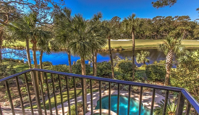 4 Beach Lagoon Rd