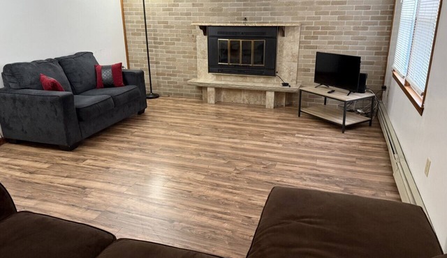 4 bed, 2 bath house, NYC train 10 min walk, MetLife Stadium World Cup 45 minutes