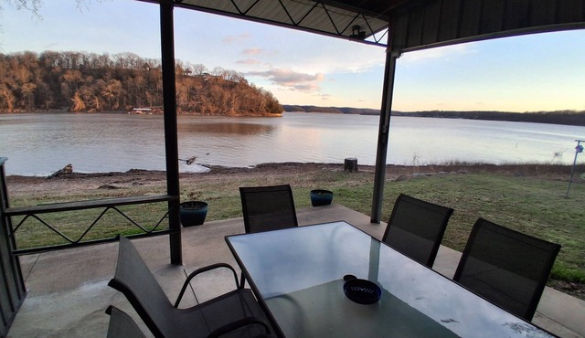 4 bed 3 bath waterfront home on Grand Lake