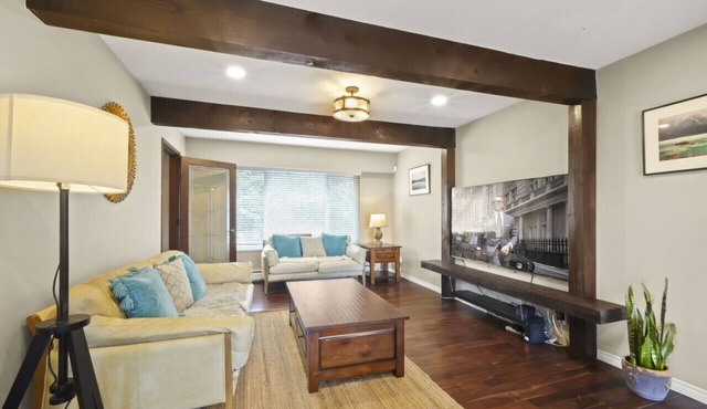 4+ bed/5 bath Mountain View Home by Deer Lake