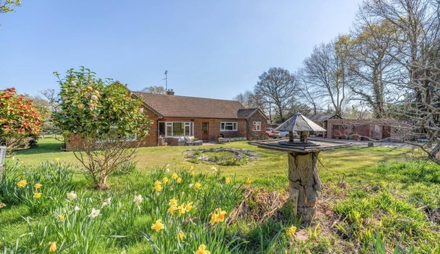 4 Bed in Godalming (oc-b30296)