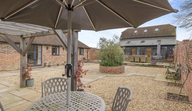 4 Bed in Peasmarsh (oc-o30350)
