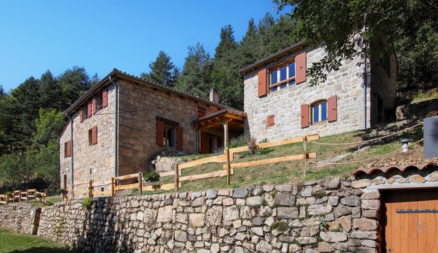 4 bedroom nice home in Saint Etienne de Serre