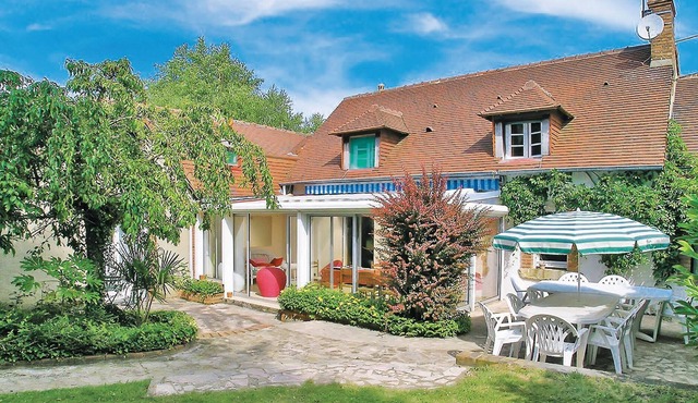 4 bedroom accommodation in Brette les Pins