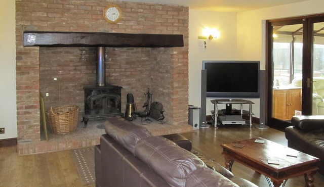 4 bedroom accommodation in Dumpling Green, near Dereham