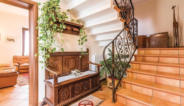 4 bedroom accommodation in Lendinara RO