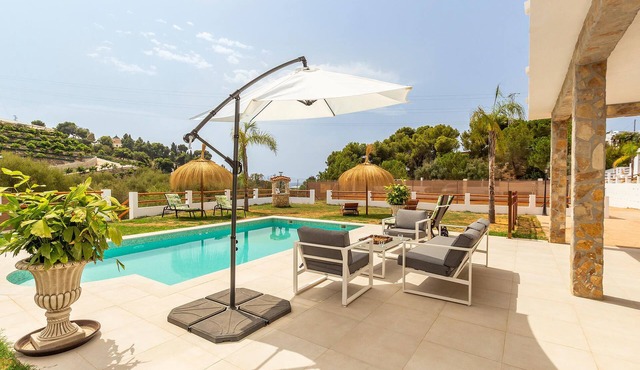 4 bedroom accommodation in Mezquitilla